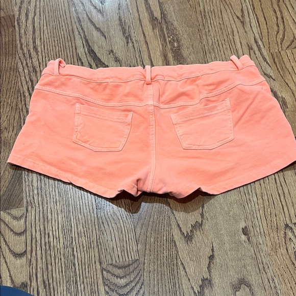 Hooters Women's Pocket Shorts - Picture 2 of 7